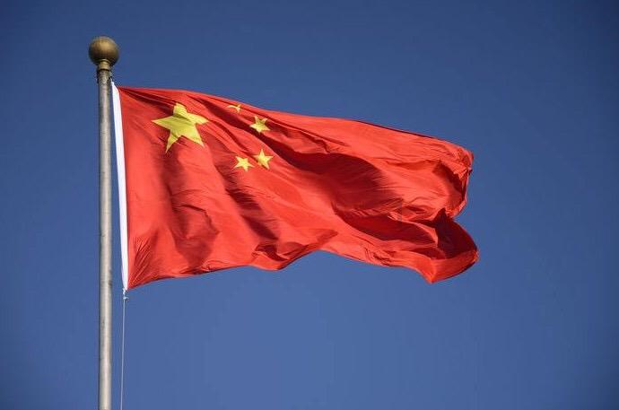 逃离废弃高校