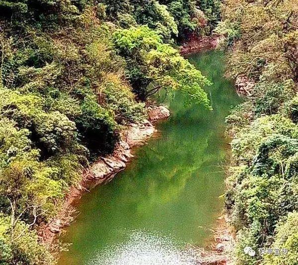 逃离幻想金字塔