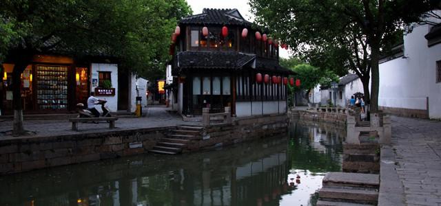 若待上林花似锦，出门俱是看花人